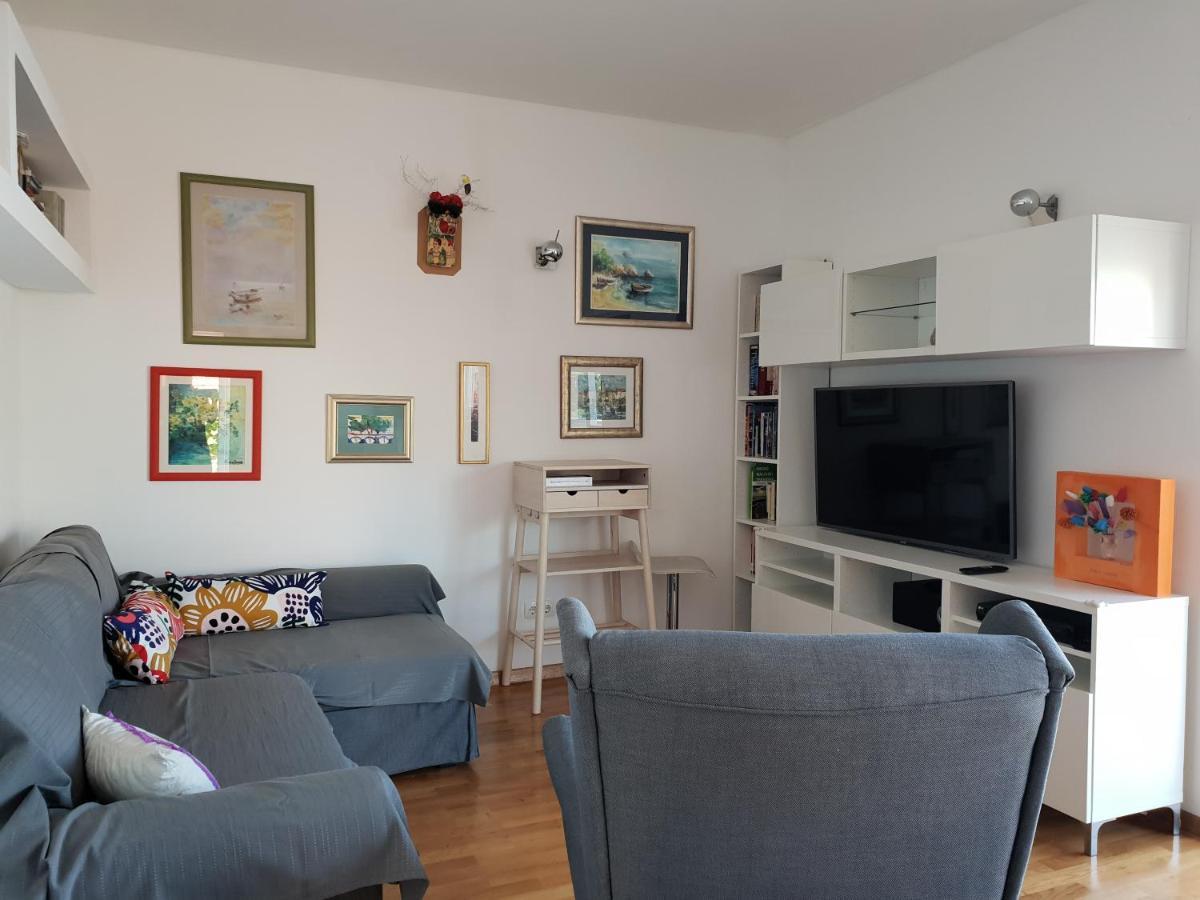 Cozy Apartments With Seafront Terraces أوميس المظهر الخارجي الصورة