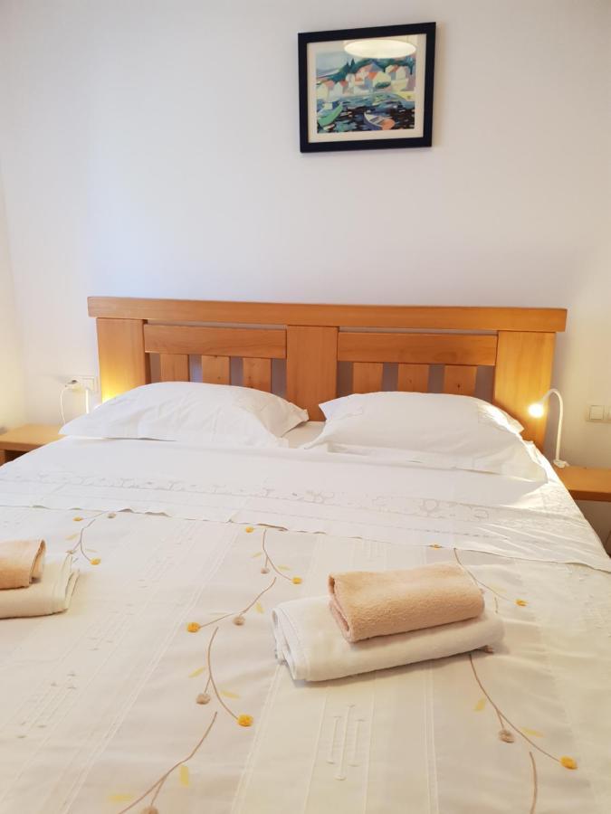 Cozy Apartments With Seafront Terraces أوميس المظهر الخارجي الصورة