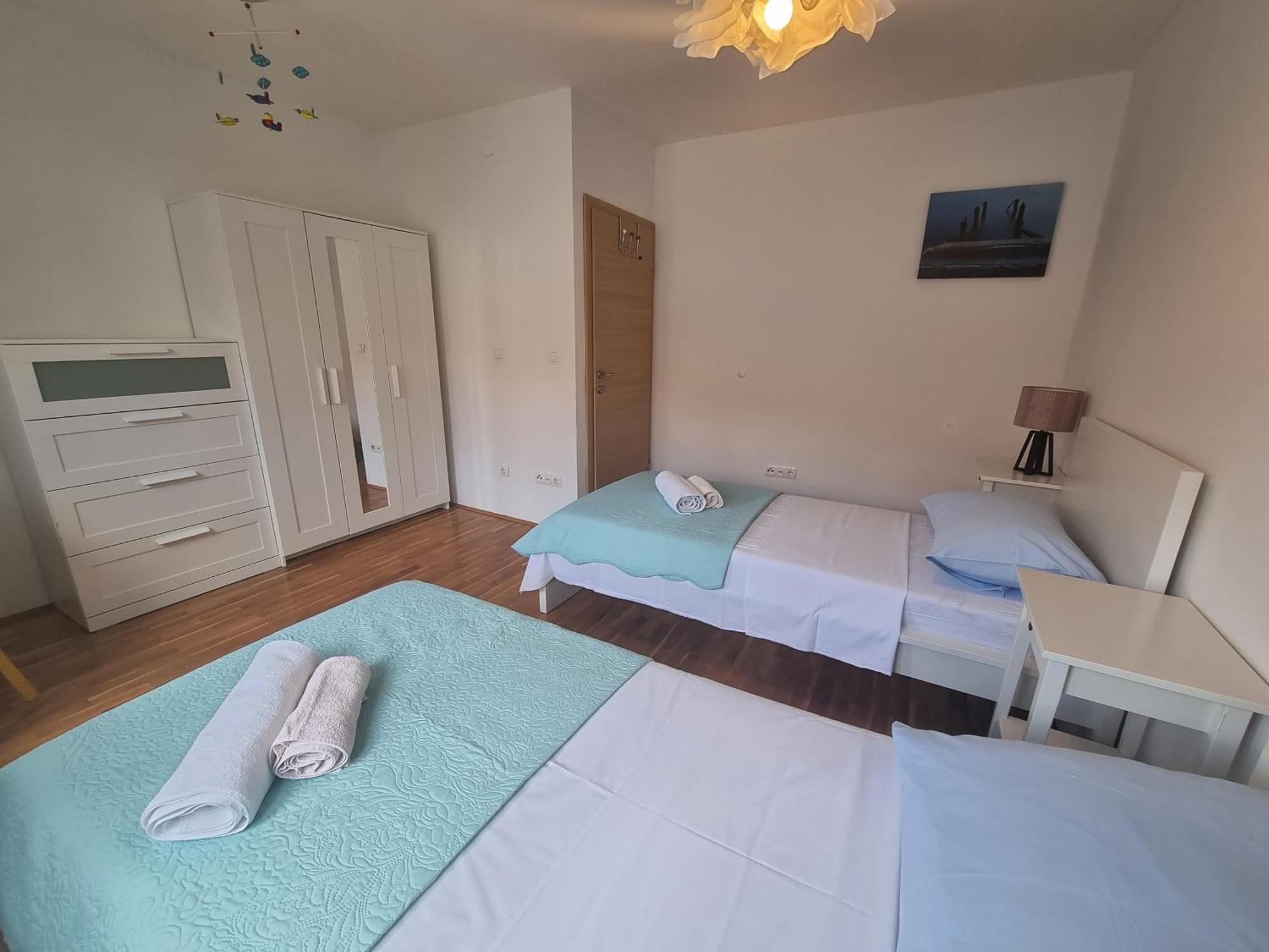 Cozy Apartments With Seafront Terraces أوميس الغرفة الصورة