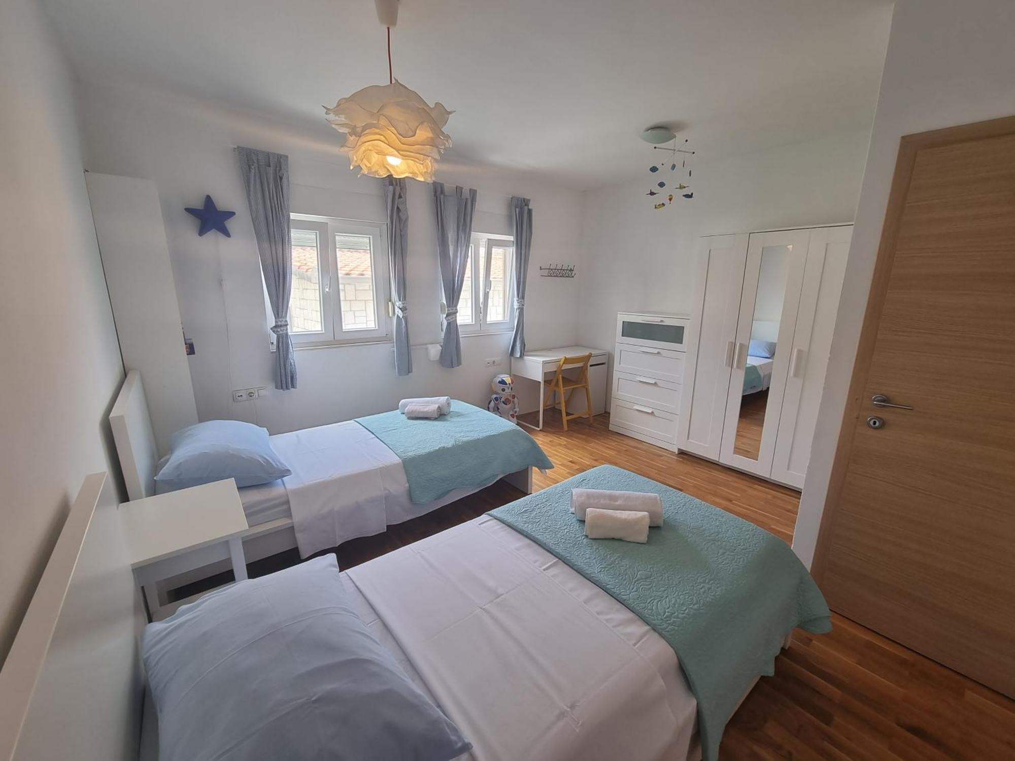 Cozy Apartments With Seafront Terraces أوميس الغرفة الصورة